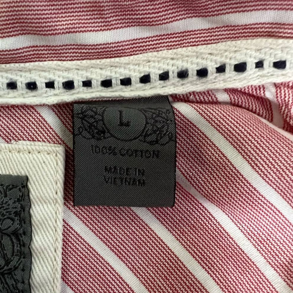 3/$27 Men’s Slade Wilder Long Sleeve Button Down Shirt in Red, size Large - Picture 10 of 14